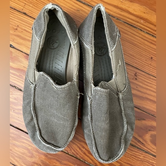 Crocs khaki slip on shoe kids size 3 - Picture 3 of 8